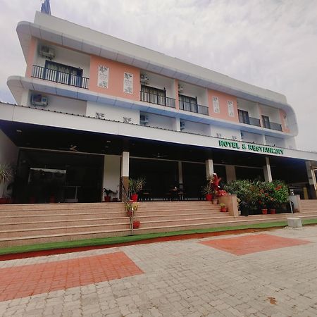 Hotel White Lotus Dungarpur Ngoại thất bức ảnh
